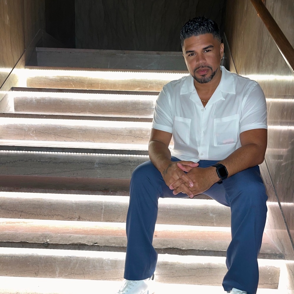 Meet your Posher, Carlos